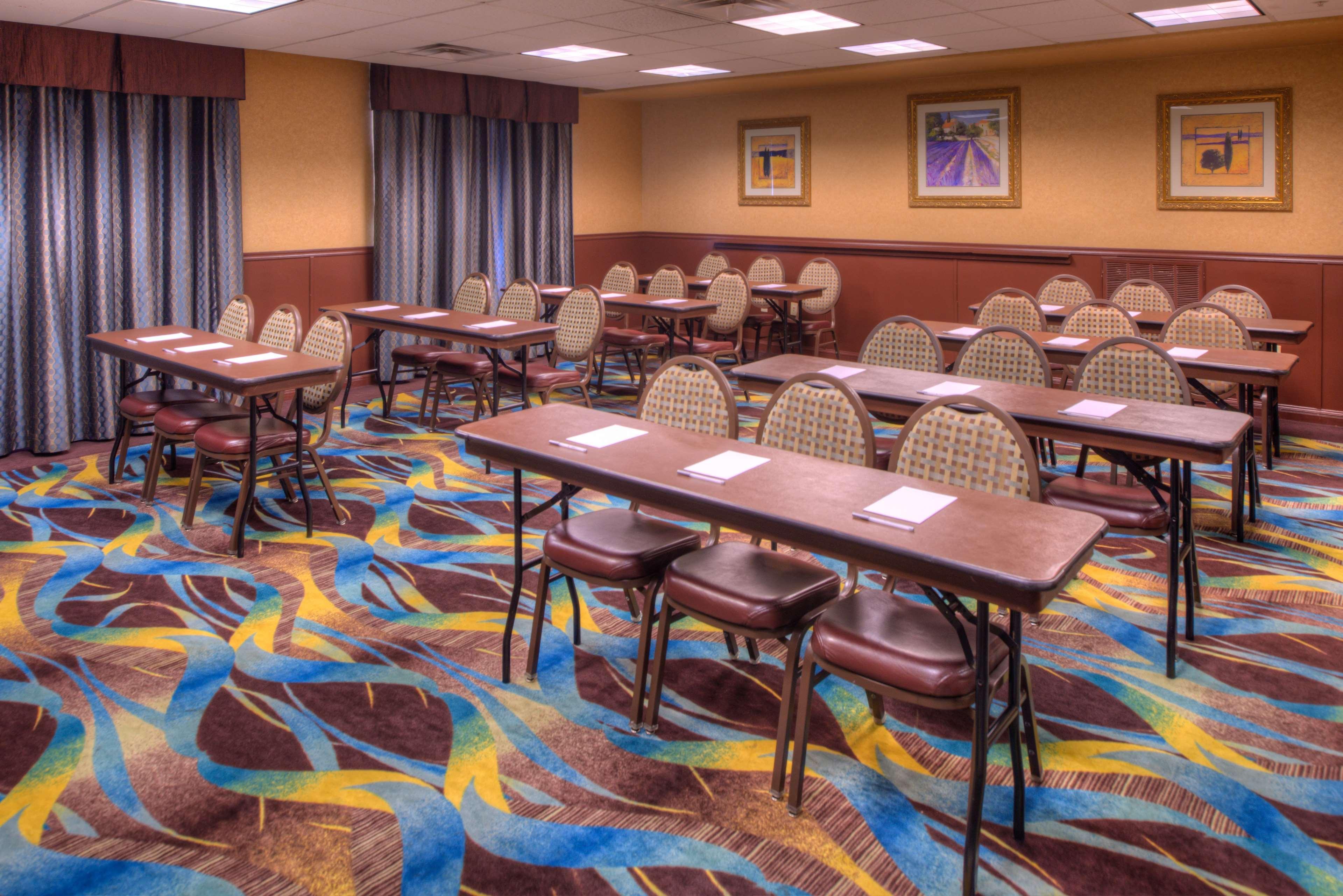 Hampton Inn&suites 3*
