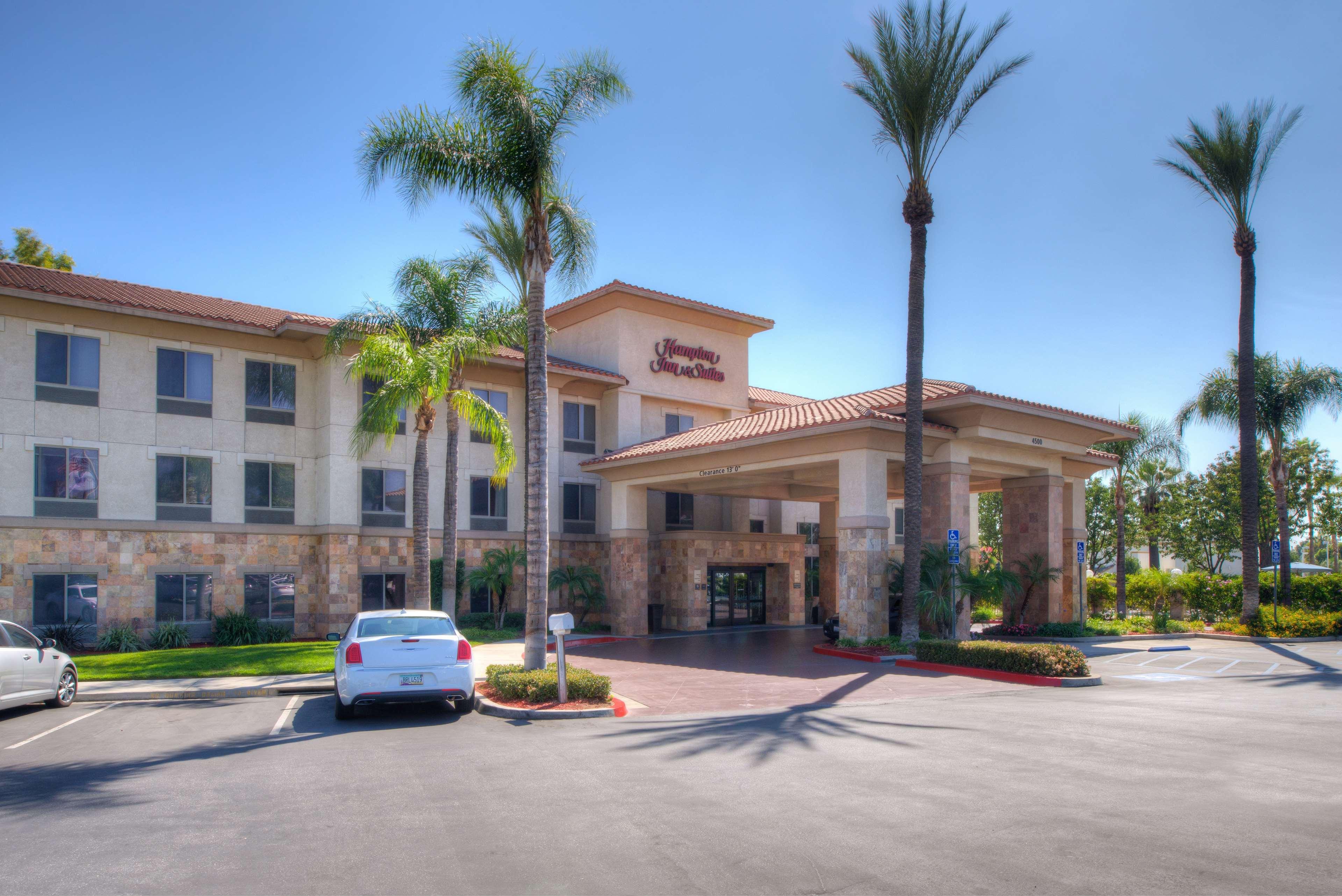 Hampton Inn&suites 3*