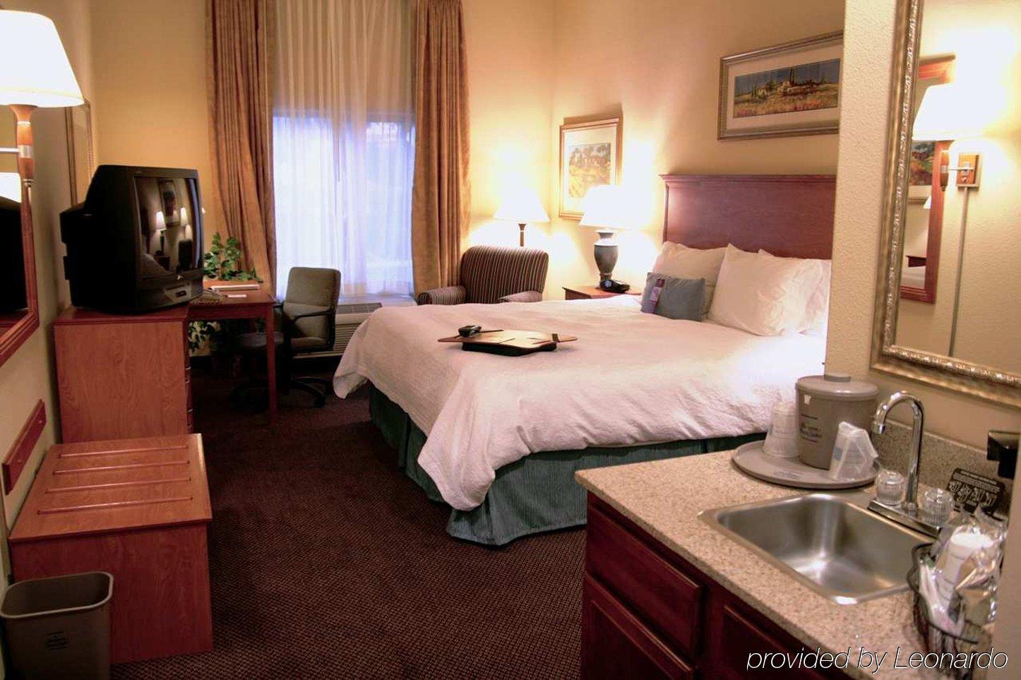Hampton & Hotel 3*