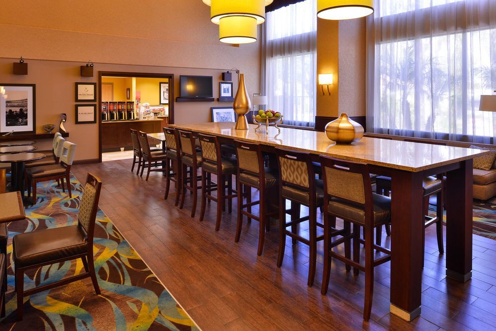 Hampton & Hotel 3*