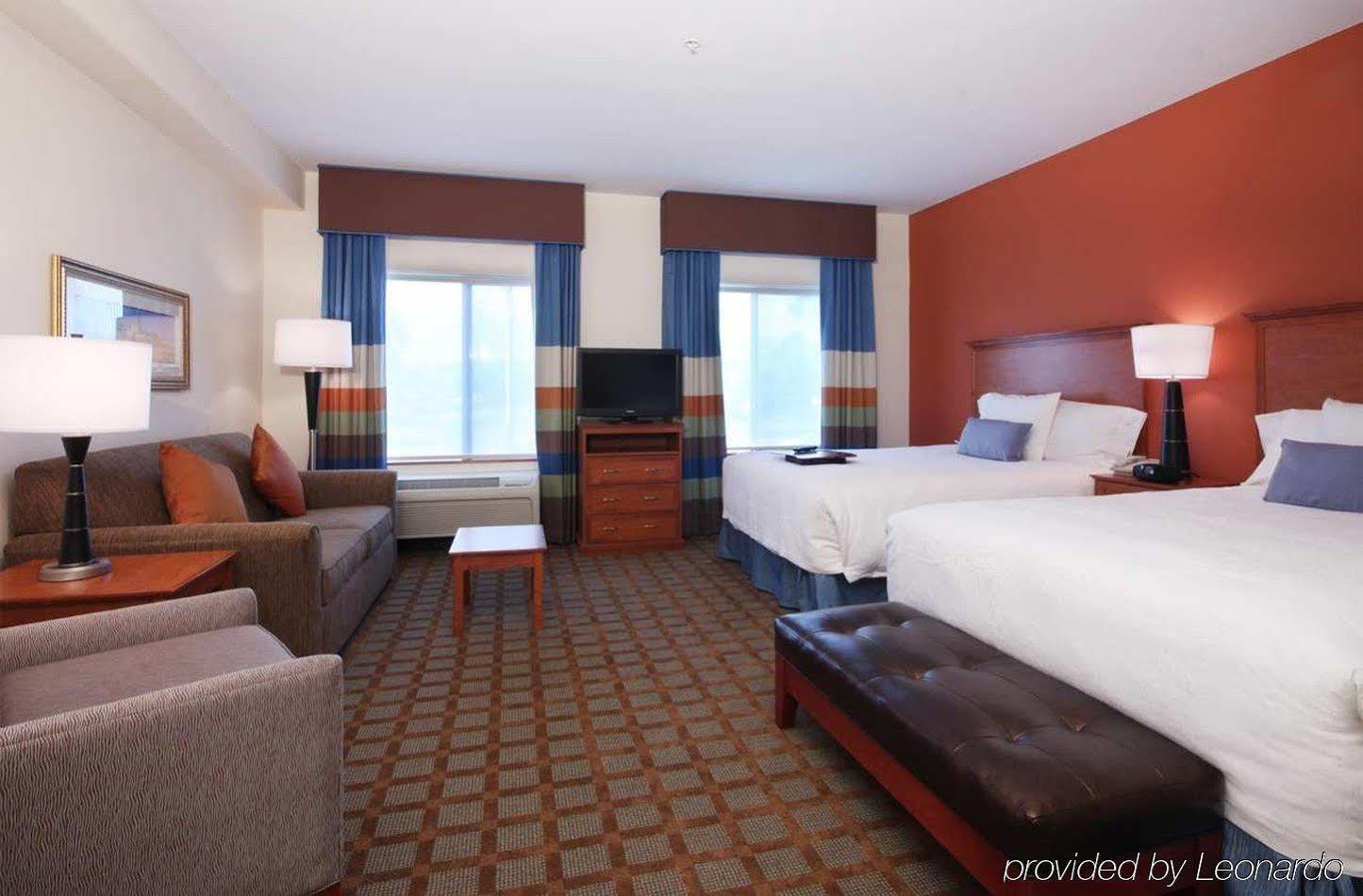 Hampton & Hotel 3*