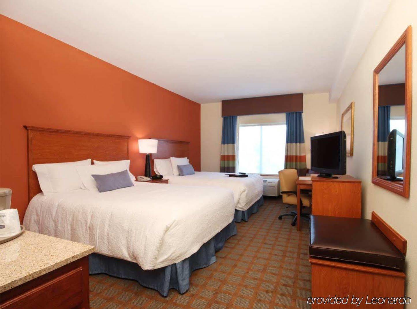 Hampton & Hotel Ontario
